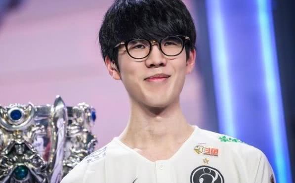 对于球迷和 对于球迷和