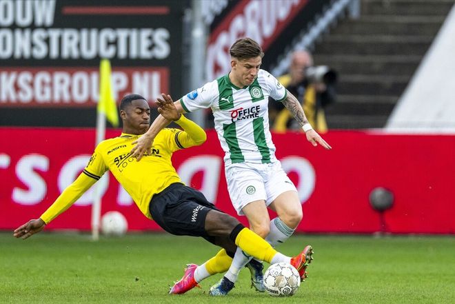 呈井喷之势 呈井喷之势