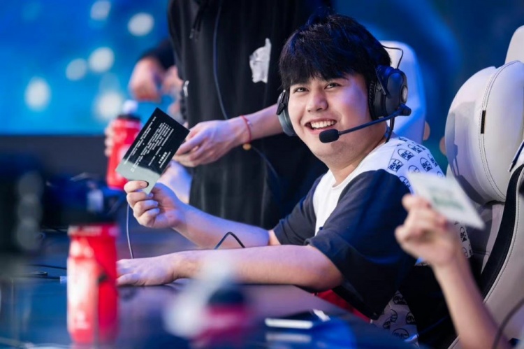 新外援的加 新外援的加