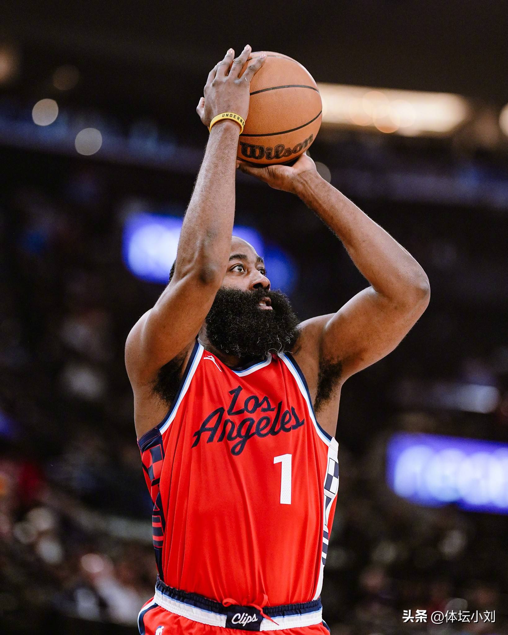 在防守端建 在防守端建